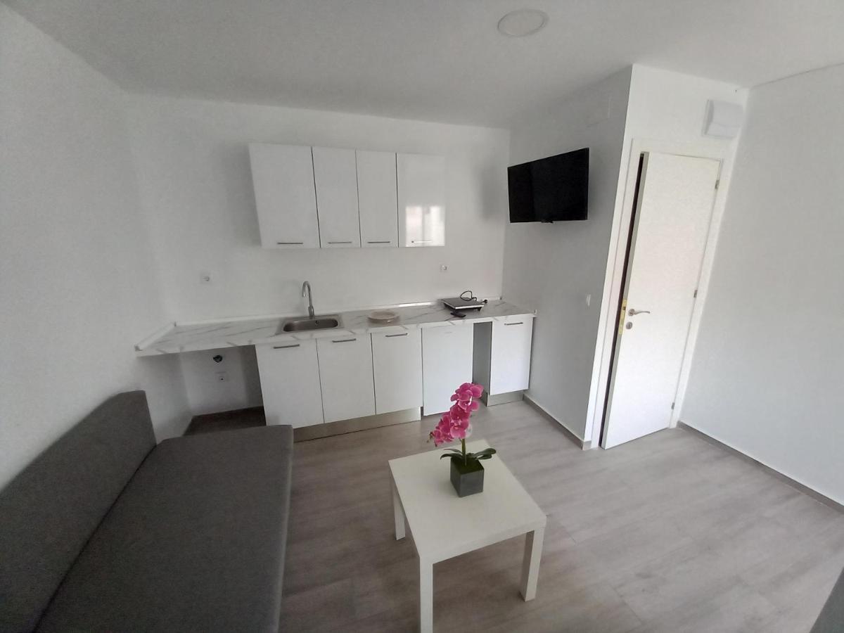 All Season Flat Alicante Bagian luar foto